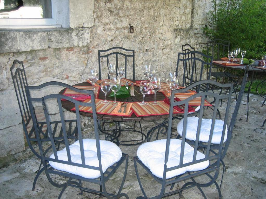 La Ferme Des 3 Maillets Hotel Avaray Bagian luar foto