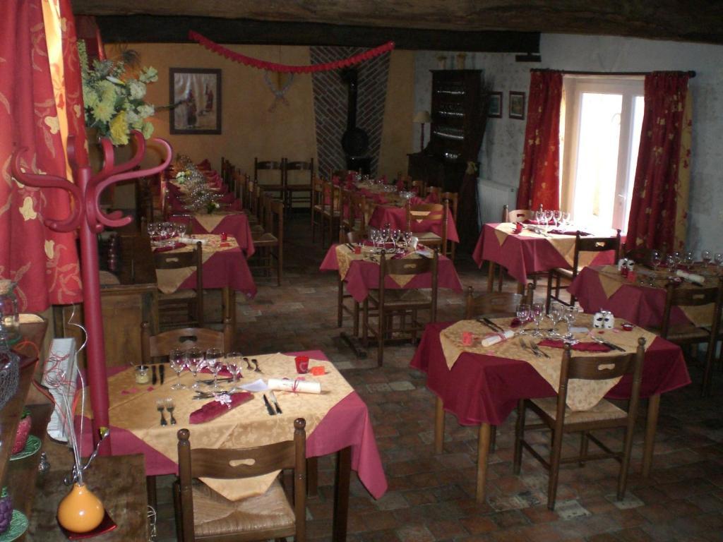 La Ferme Des 3 Maillets Hotel Avaray Bagian luar foto